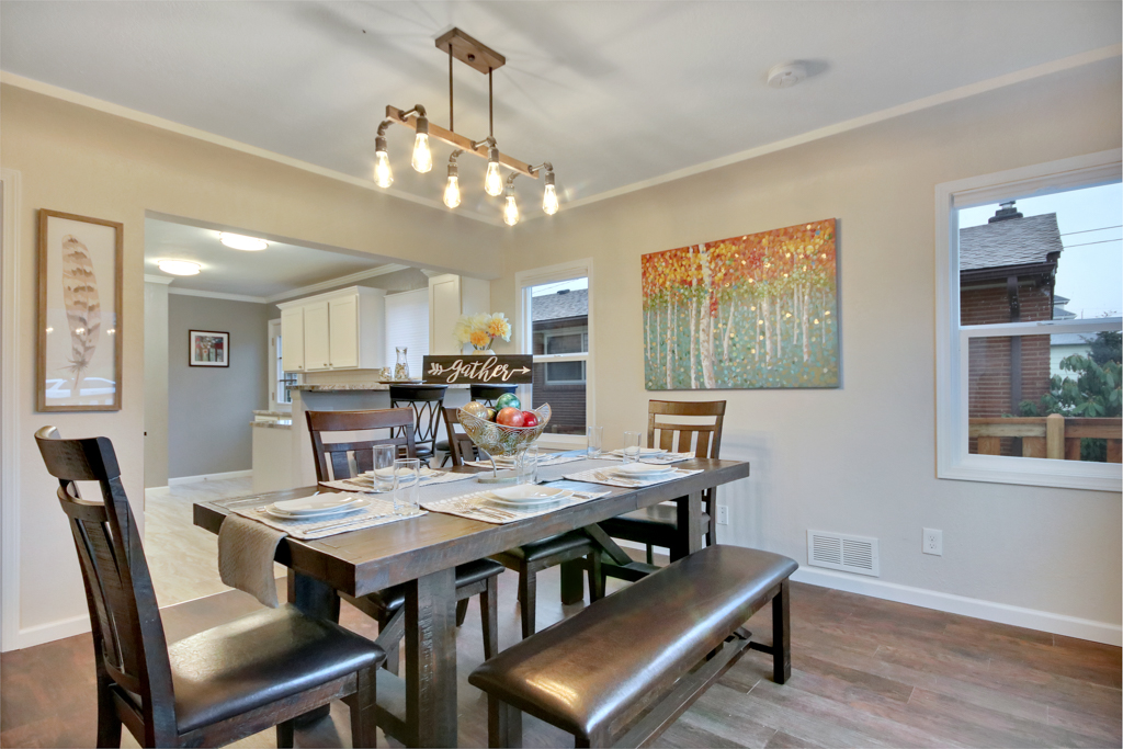 Furnished dining room in Tacoma, WA professional shared house